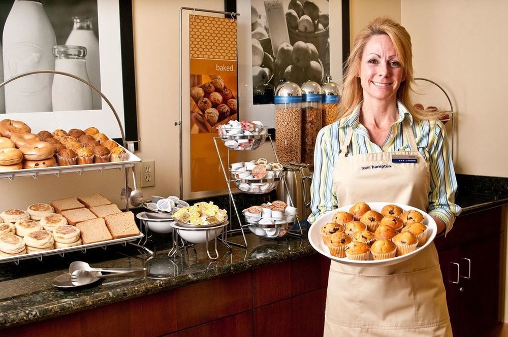 Hampton Inn & Suites Fort Belvoir Alexandria South Restoran gambar